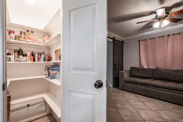 3401 Wood Fox Drive, Alvin, TX 77511