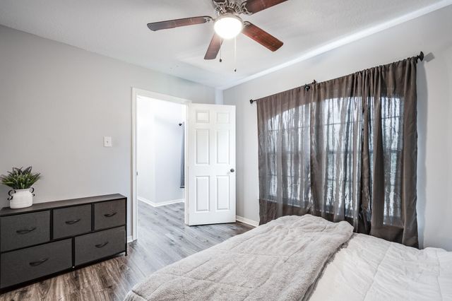 3401 Wood Fox Drive, Alvin, TX 77511