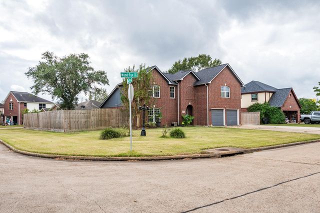 3401 Wood Fox Drive, Alvin, TX 77511