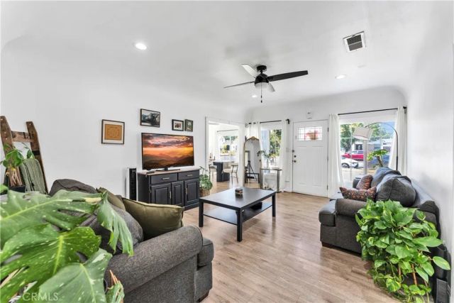 656 E I, Ontario, CA 91764
