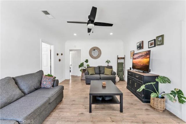 656 E I, Ontario, CA 91764