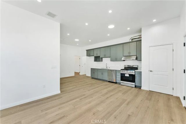 656 E I, Ontario, CA 91764