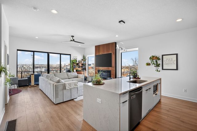 550 Indianola Road 1, Des Moines, IA 50315