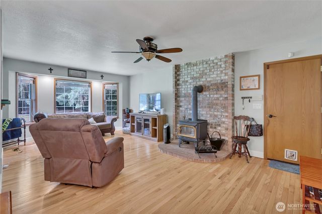 2827 71st Avenue NW, Gig Harbor, WA 98335