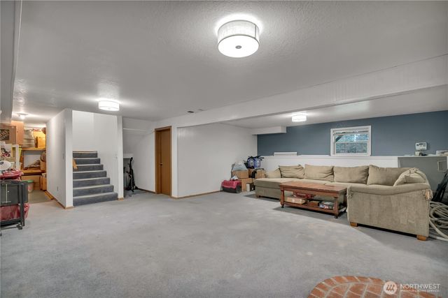 2827 71st Avenue NW, Gig Harbor, WA 98335