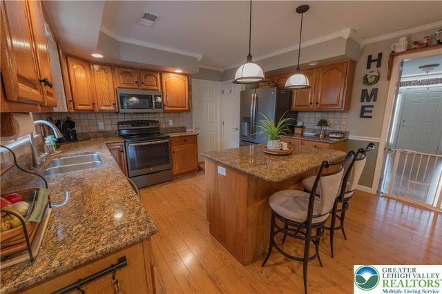 7264 Snowberry Court, Lower Macungie Twp, PA 18062