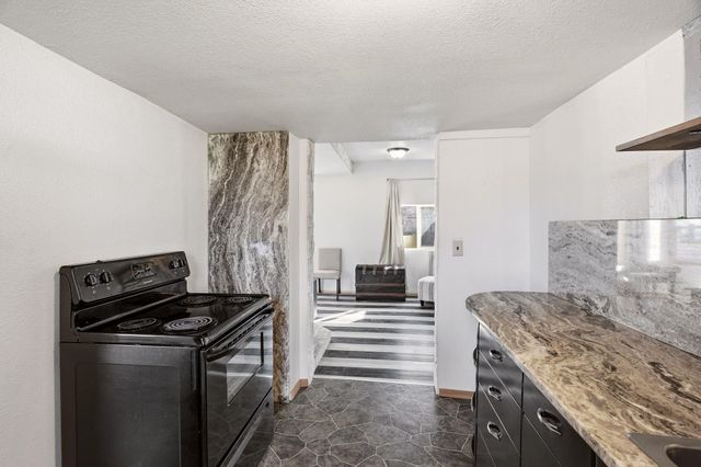 1528 E Boone Ave, Spokane, WA 99202