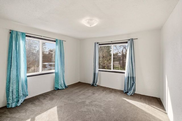 1528 E Boone Ave, Spokane, WA 99202