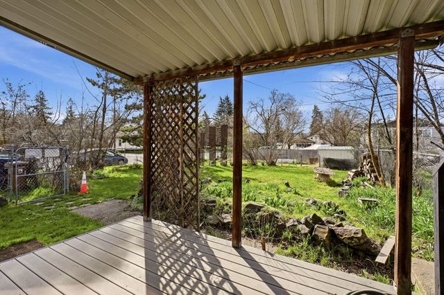 1528 E Boone Ave, Spokane, WA 99202