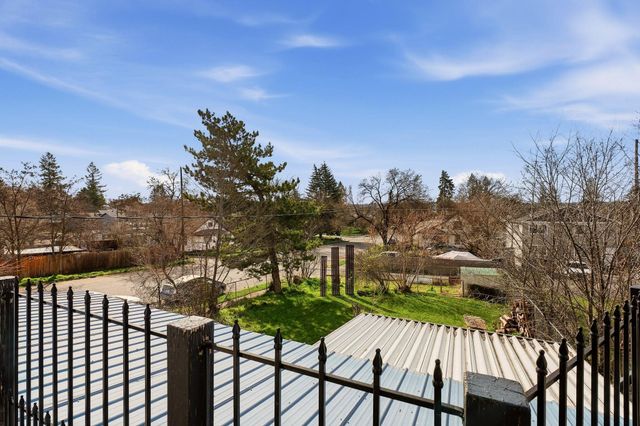 1528 E Boone Ave, Spokane, WA 99202