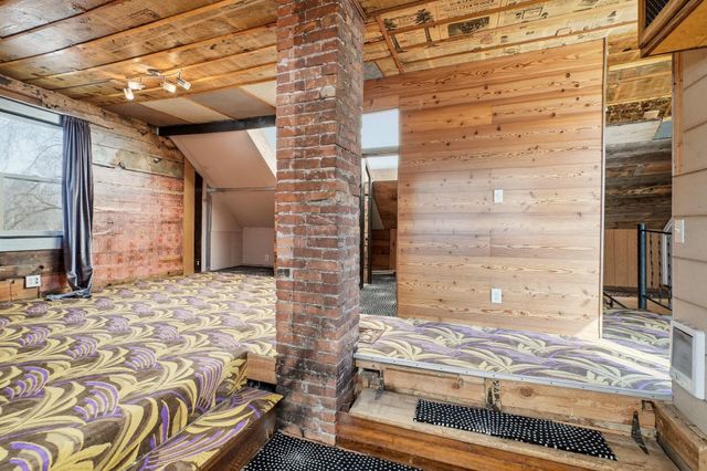 1528 E Boone Ave, Spokane, WA 99202