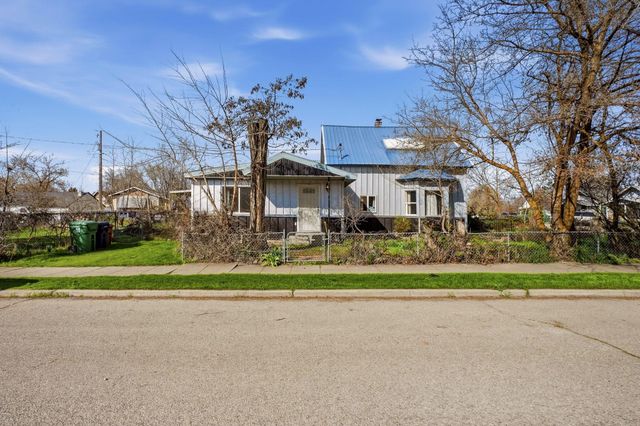 1528 E Boone Ave, Spokane, WA 99202