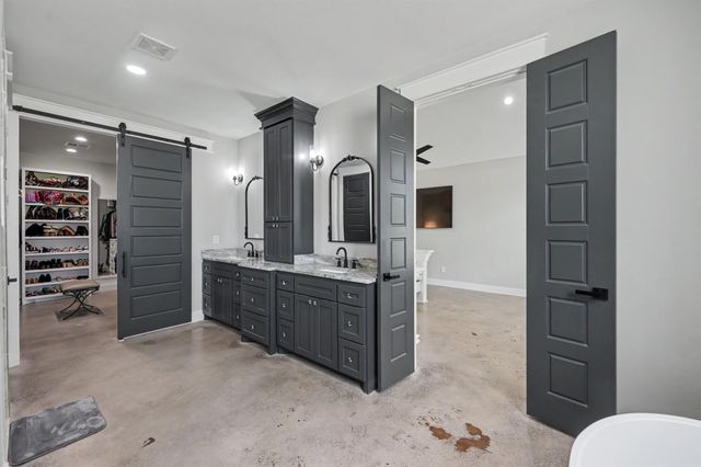 7093 Texas Trace, Montgomery, TX 77316