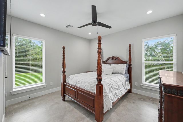 7093 Texas Trace, Montgomery, TX 77316