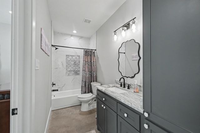 7093 Texas Trace, Montgomery, TX 77316