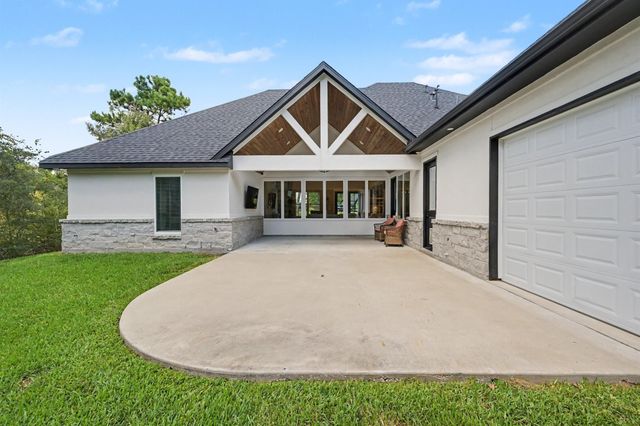 7093 Texas Trace, Montgomery, TX 77316