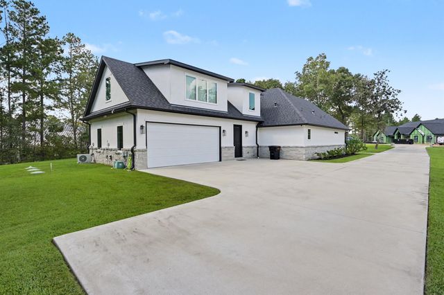 7093 Texas Trace, Montgomery, TX 77316