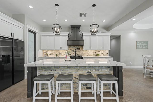 7093 Texas Trace, Montgomery, TX 77316