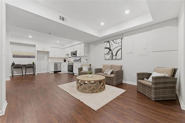 1731 E Bank Drive, Marietta, GA 30068