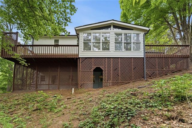 1731 E Bank Drive, Marietta, GA 30068