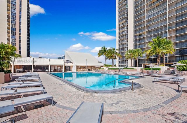 20301 W Country Club Dr 2228, Aventura, FL 33180