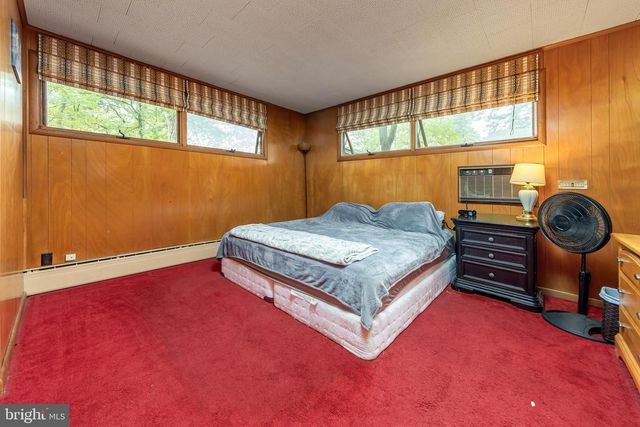 1502 S LAKESHORE DR, Browns Mills, NJ 08015