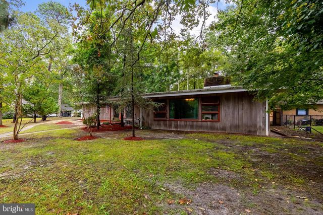 1502 S LAKESHORE DR, Browns Mills, NJ 08015
