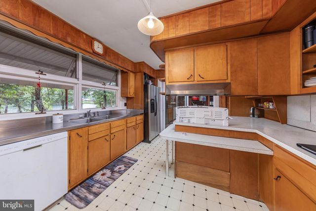 1502 S LAKESHORE DR, Browns Mills, NJ 08015