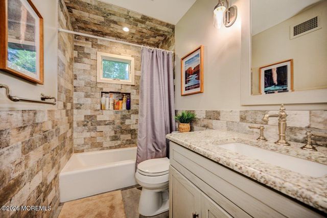 117 Elm Lane, Shrewsbury Boro, NJ 07702