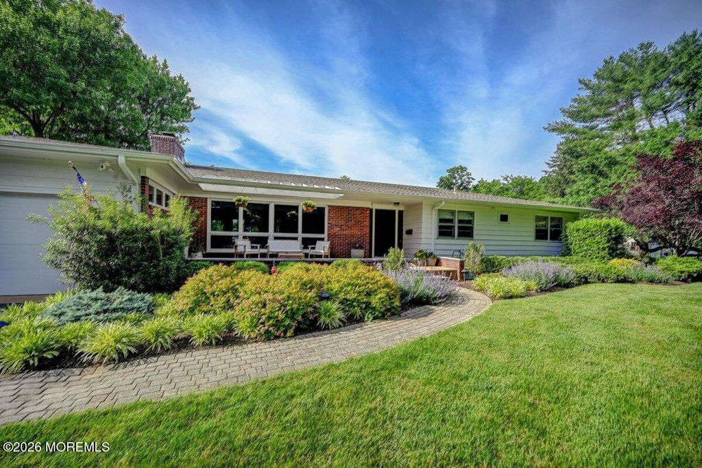 117 Elm Lane, Shrewsbury Boro, NJ 07702