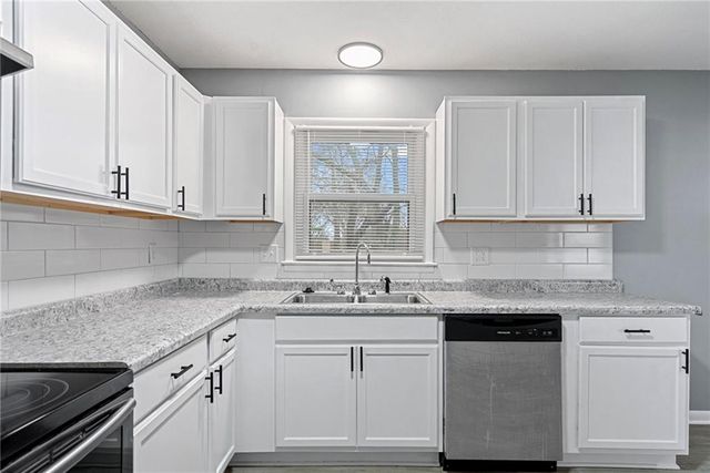 6121 Cleveland Avenue, Kansas City, KS 66104