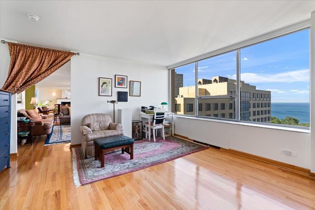 5201 S Cornell Avenue 22A-B, Chicago, IL 60615