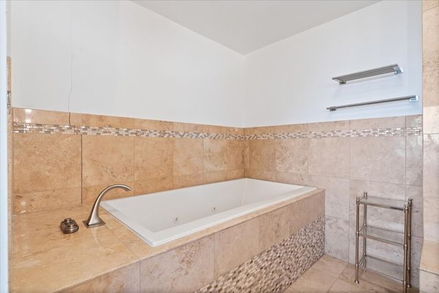 5201 S Cornell Avenue 22A-B, Chicago, IL 60615