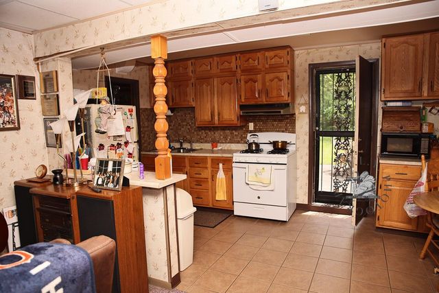 9201 Juniper Avenue, Gary, IN 46403