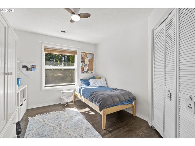 16565 Se WARNOCK Ln, Milwaukie, OR 97267