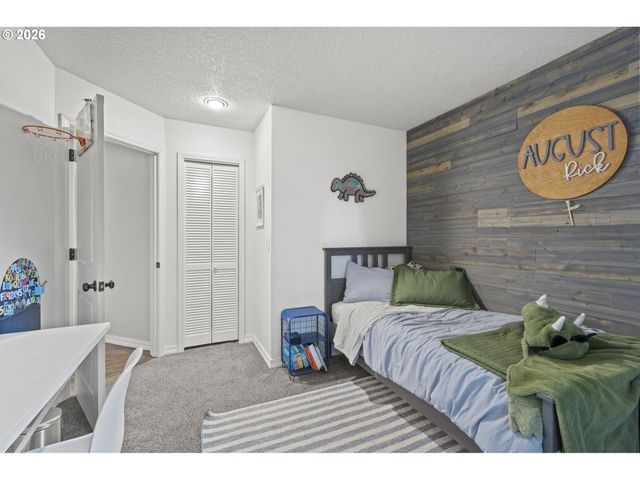 16565 Se WARNOCK Ln, Milwaukie, OR 97267