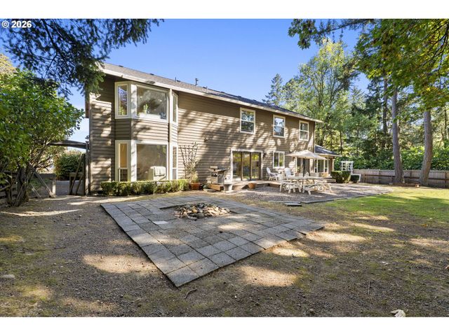 16565 Se WARNOCK Ln, Milwaukie, OR 97267