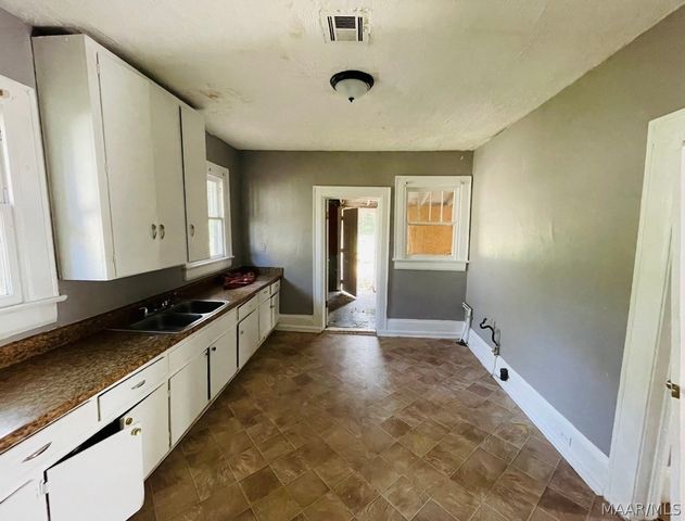 39 S Lewis Street, Montgomery, AL 36107