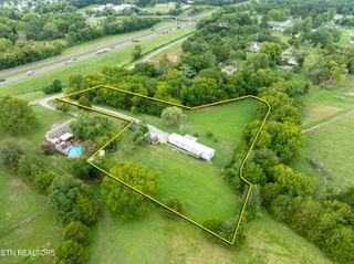 141 Cox Loy Lane, Clinton, TN 37716