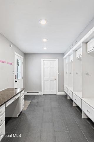 9 Van Dyke Avenue, Amsterdam, NY 12010