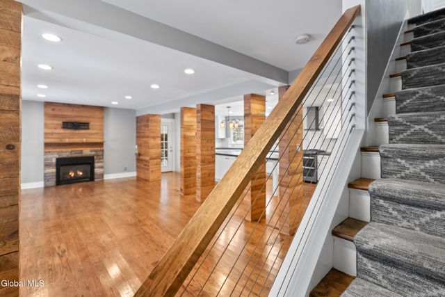 9 Van Dyke Avenue, Amsterdam, NY 12010