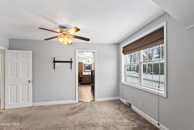 9 Van Dyke Avenue, Amsterdam, NY 12010