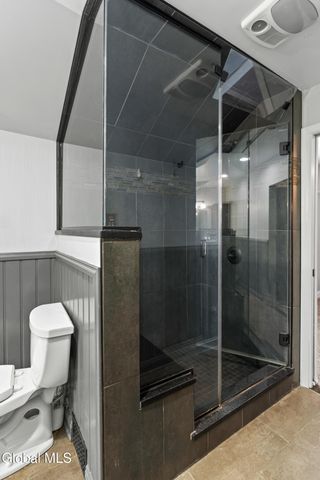 9 Van Dyke Avenue, Amsterdam, NY 12010