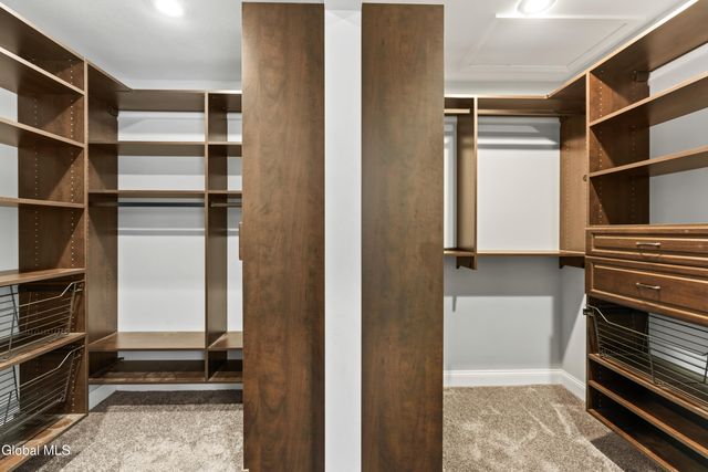 9 Van Dyke Avenue, Amsterdam, NY 12010