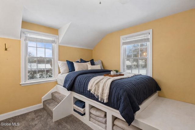 9 Van Dyke Avenue, Amsterdam, NY 12010