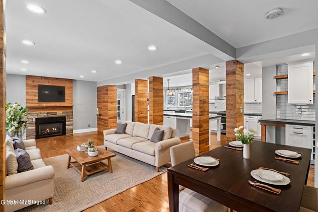 9 Van Dyke Avenue, Amsterdam, NY 12010