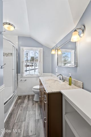 9 Van Dyke Avenue, Amsterdam, NY 12010