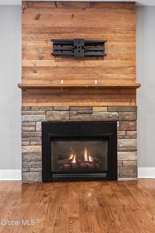 9 Van Dyke Avenue, Amsterdam, NY 12010