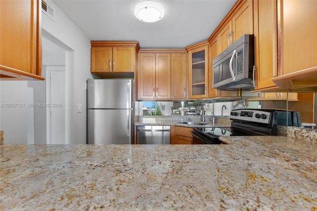 13120 SW 92nd Ave B-409, Miami, FL 33176
