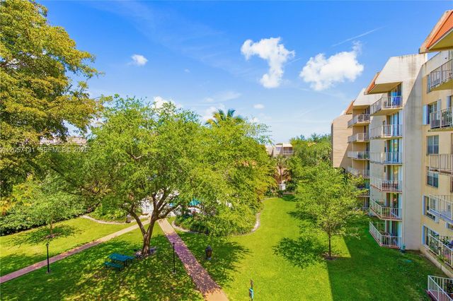 13120 SW 92nd Ave B-409, Miami, FL 33176